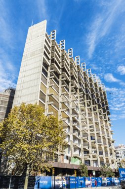 Bir gökdelenin inşaatı 