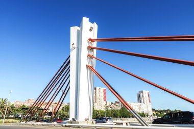 Barcelona'da asma köprü