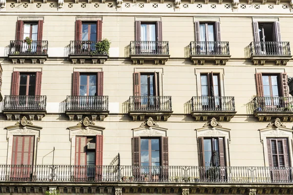 Classic residential building, Barcelona — Stock Photo, Image