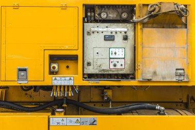 bir makinenin kontrol paneli