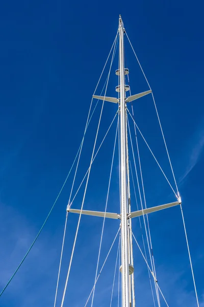 Mast of a sailboat — Stock Photo, Image