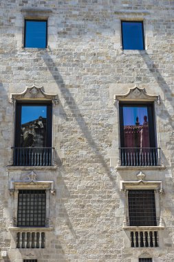 Cephe bir ortaçağ Sarayı, Barcelona