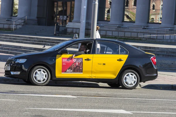 Taxista esperando a los pasajeros, Barcelona — Foto de Stock