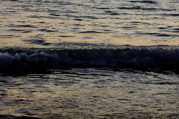 Движение Моря Волн Освещенных Отражением Солнца Закате Кадисе — стоковое фото