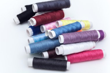 Birçok iş parçacığı, renk dize, kordon, Hank, beyaz backg iplikçiğe