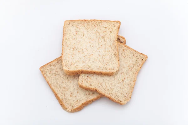 Biologisch brood op de witte achtergrond, isolatie van brood, tarwe — Stockfoto