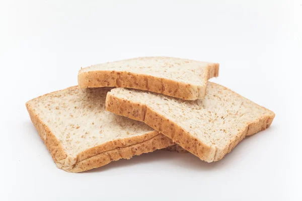 Biologisch brood op de witte achtergrond, isolatie van brood, tarwe — Stockfoto