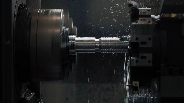Maszyna do obróbki metalu w fabryce — Zdjęcie stockowe