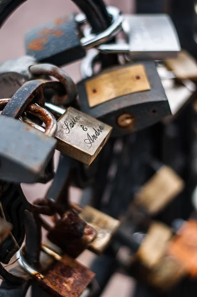 Rusty Love locks — Stock Photo, Image