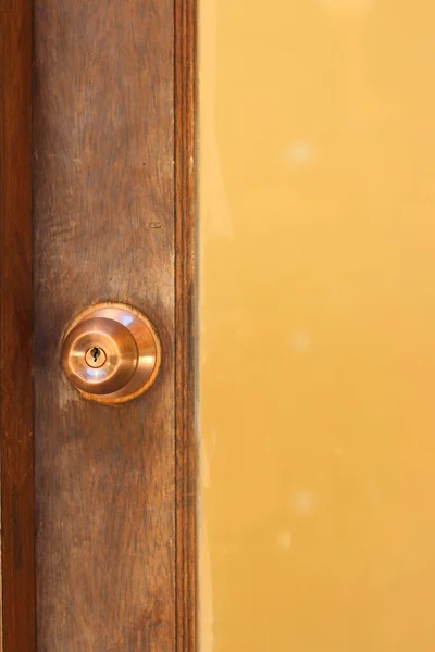 Door of an old door knob — Stock Photo, Image