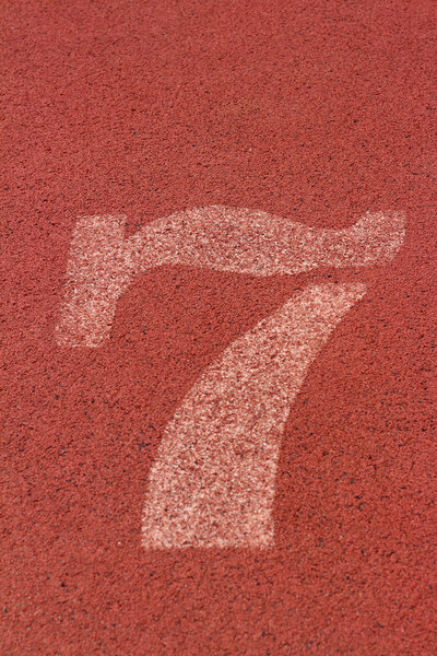 беговая дорожка номер - для спортсменов
