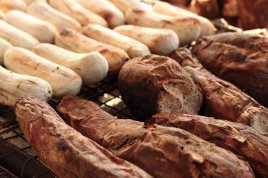 Taro bir tepsi içinde belgili tanımlık çarşı