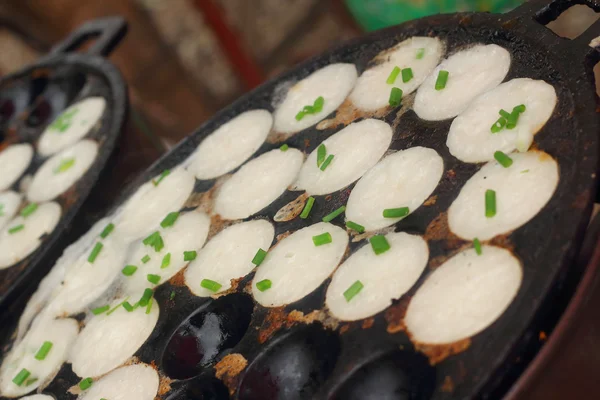 La leche de coco mezcla azúcar y harina. - Tipo de carne dulce tailandesa — Foto de Stock