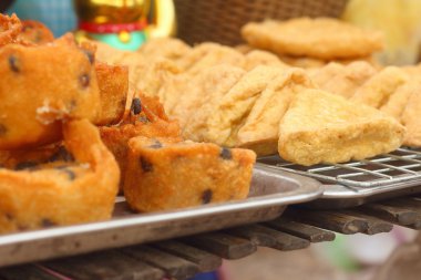 Tayland tatlı, mix un, Hindistan cevizi ve sonra kızarmış.