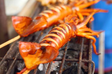 B-B-Q ızgara, kalamar içinde belgili tanımlık çarşı