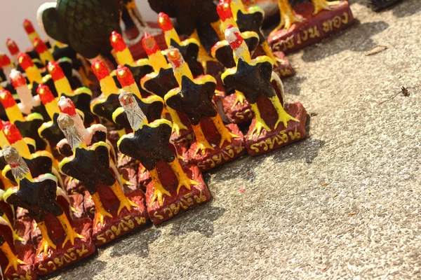 Colorido de pollas estatua en el templo —  Fotos de Stock