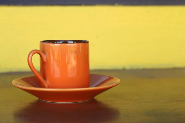 Set de café de cerámica en la tienda de vidrio . — Foto de Stock