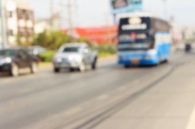 Tayland yolda hareketli araba.