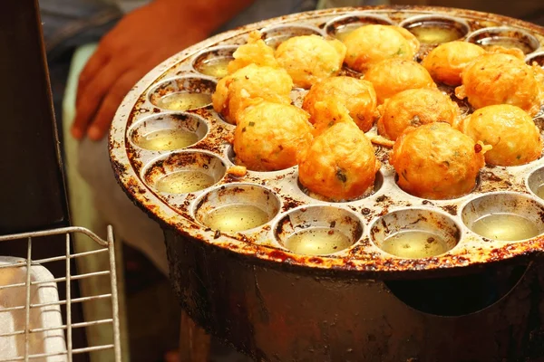 Thailand dessert - gebakken deeg traditionele op de markt — Stockfoto