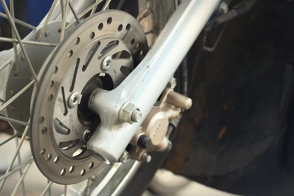 Die Räder stehen im Park. — Stockfoto