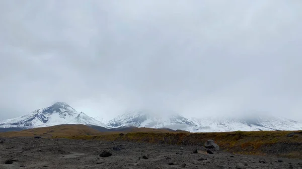 Dağlar Volkanlar Tepeler Lav Alanları Kamçatka Yarımadası Git Klyuchevskoy Volkan — Stok fotoğraf