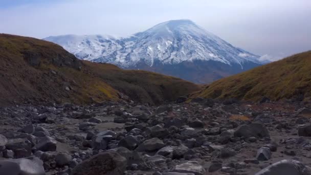 Rozdělení Kamenů Sopka Plosky Tolbachik Horská Krajina Letecký Pohled Úžasnou — Stock video