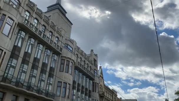 サンクトペテルブルク ロシア 5月15 2021 サンクトペテルブルクの壮大な建築 ロシアで最も美しい街を歩きます 夏の街 — ストック動画