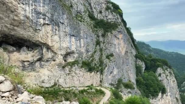 Vista Incrível Desfiladeiro Gizeldon Estrada Para Aldeia Dargavs Ossétia Norte — Vídeo de Stock