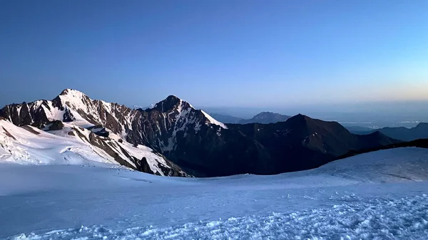 Caminata Por Cáucaso Paisaje Montañoso Osetia Del Norte Montañas Rocas — Foto de Stock