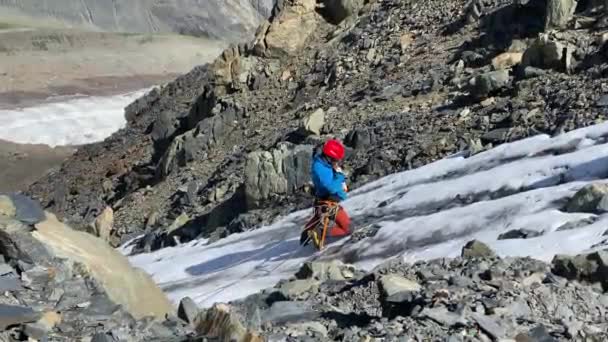 Noord Ossetië Rusland Juli 2021 Klim Gletsjer Kazbek Beklimmen Vanuit — Stockvideo