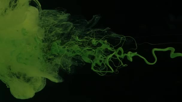 Zelená Akvarel Inkoust Vodě Černém Pozadí Spořič Obrazovky Uvolňující Pozadí — Stock video