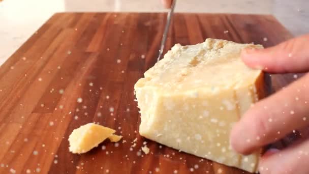 치즈의 절단 조각 — 비디오