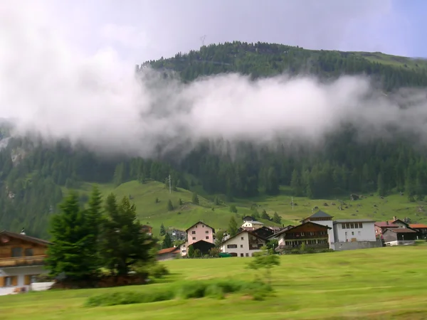在阿尔卑斯山的小镇 — 图库照片