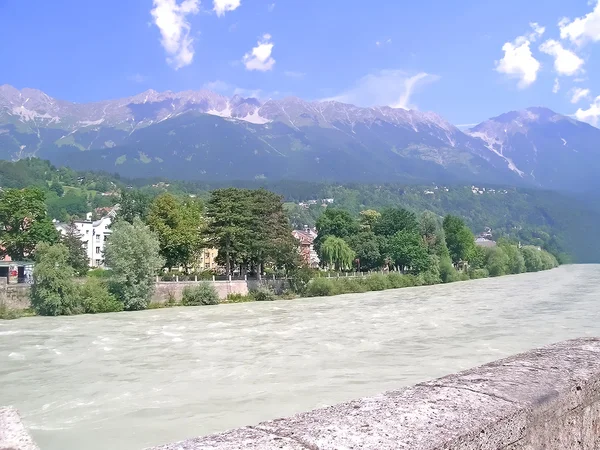 Inn Nehri ve Alpler, Innsbruck, Avusturya — Stok fotoğraf