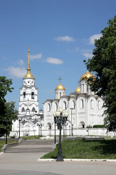 Dormition cathedral and bell tower in Vladimir — Stock Photo, Image