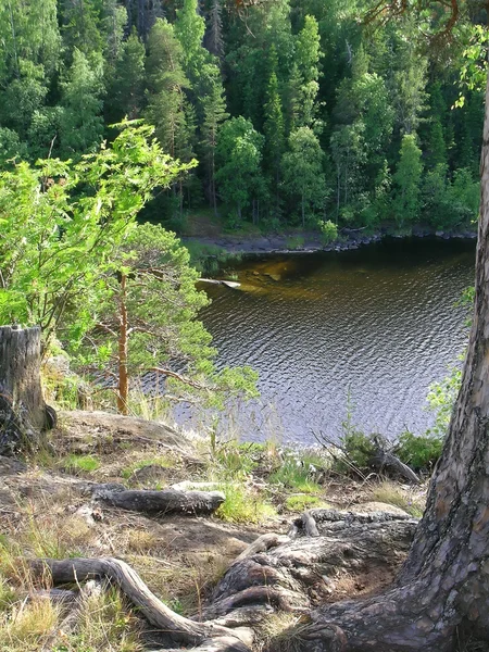 Lihat di danau Ladoga dari bukit — Stok Foto
