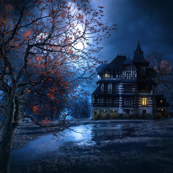 Makabra hus i natt — Stockfoto