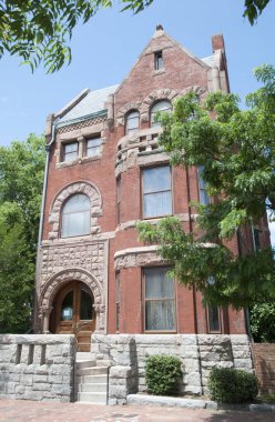 Freemason Caddesi 'ndeki taş ve tuğla ev, Norfolk' taki eski kasaba (Batı Virginia).
