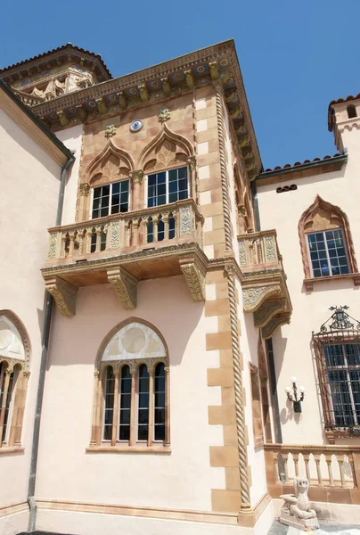 Esterno Pittoresco Balcone Edificio Storico Nella Città Sarasota Florida — Foto Stock