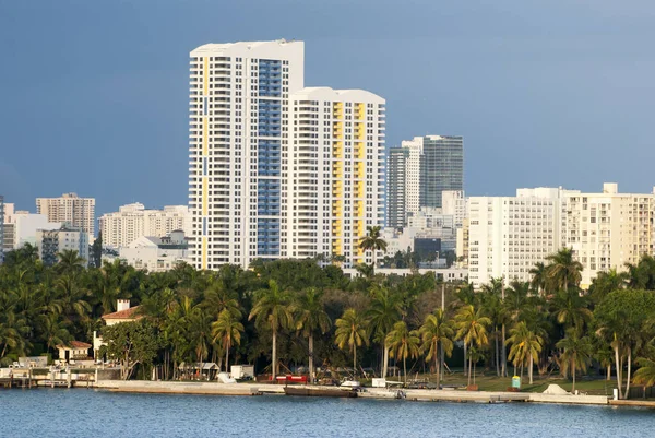 Parque Costero Los Edificios Residenciales Miami Beach Florida —  Fotos de Stock