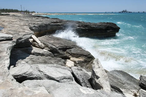 Wave Hitting Eroded Broken Shore Grand Bahama Island — Stock Photo, Image