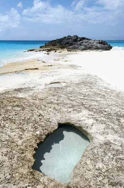 Half Moon Cay Deki Küçük Kumsal Çukuru Issız Ada Bahamalar — Stok fotoğraf