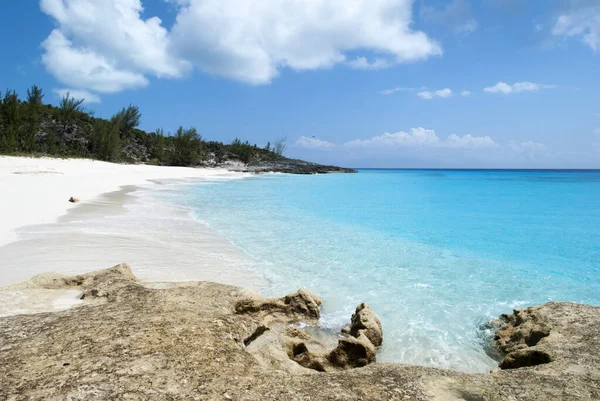 Вид Пустой Пляж Бирюзовые Воды Half Moon Cay Недоступный Туристов — стоковое фото