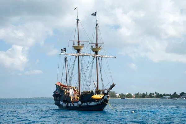 Replica Pirate Ship Drifting George Town Grand Cayman Island Cayman — Stock Photo, Image