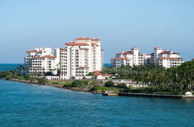 Fisher Adası 'nın ufuk çizgisi, Miami' deki yerleşim bölgesi (Florida)).