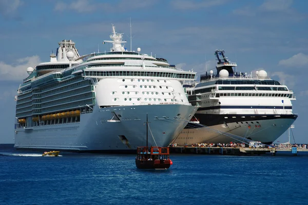 Cruise Giants — Stockfoto