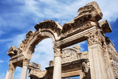 hadrian Tapınağı