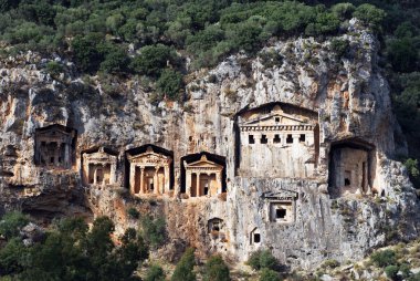 Antik mezarlar
