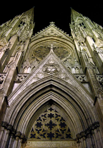 Kościół w nocy — Zdjęcie stockowe