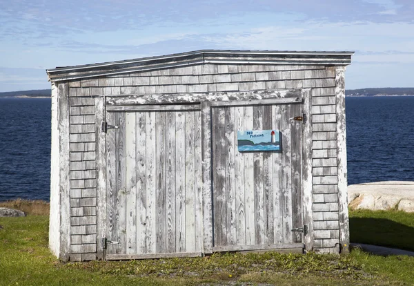 Wooden garage, Canada — стоковое фото